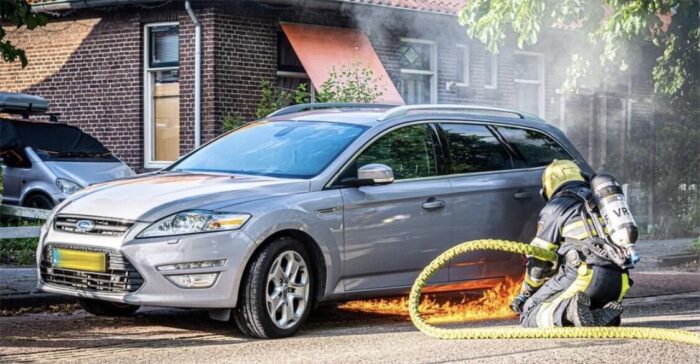 Brand voertuig