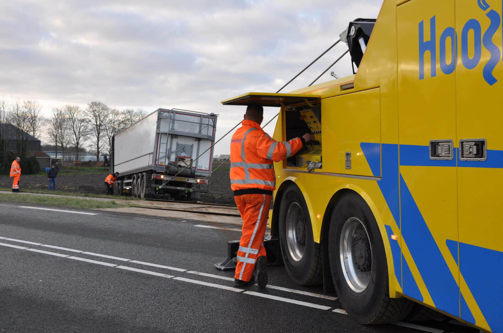 Vrachtwagen berging en vrachtwagen sleepdienst