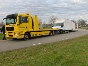 Auto sleepdienst en sleepdienst voor vrachtwagens