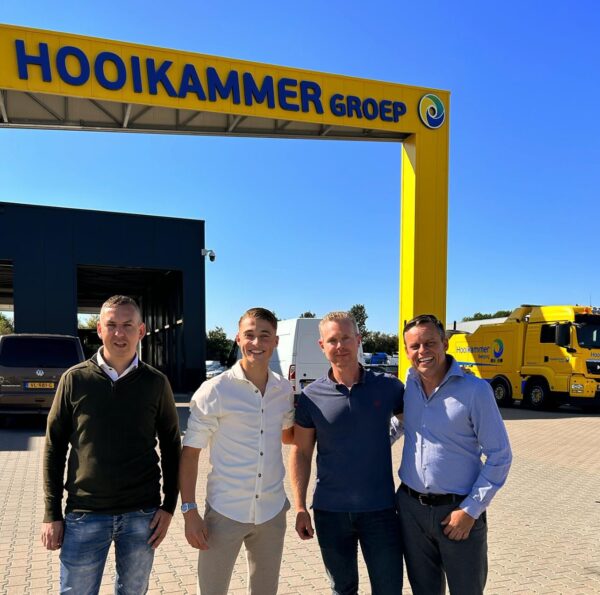 Hooikammer, AutodealerXL en 2trde.com slaan handen ineen